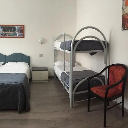 Capitol Ξενοδοχείο 3*