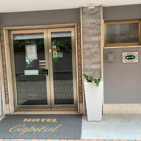 Capitol Ξενοδοχείο 3*
