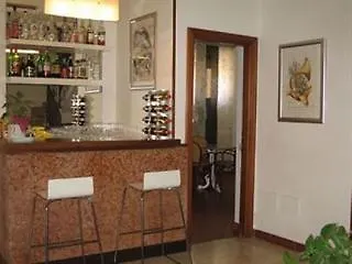 Ξενοδοχείο Capitol 3*