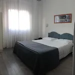 Hotel Capitol 3*