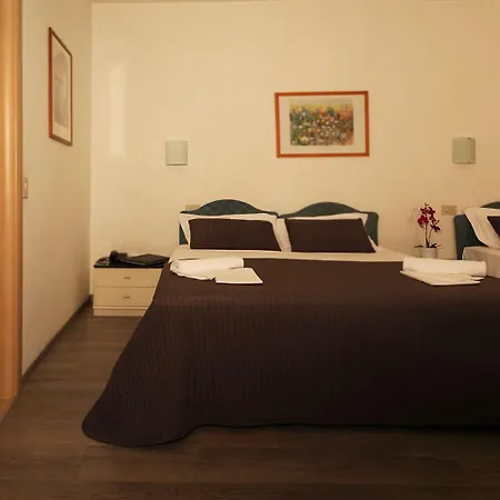 Capitol Szálloda 3*