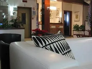 Capitol 3*
